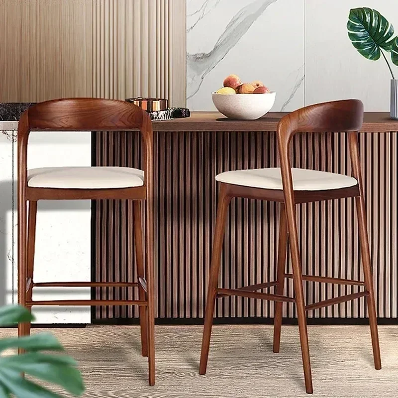 Commercial Kitchen Designer - كراسي بار خشبية عتيقة بتصميم حديث