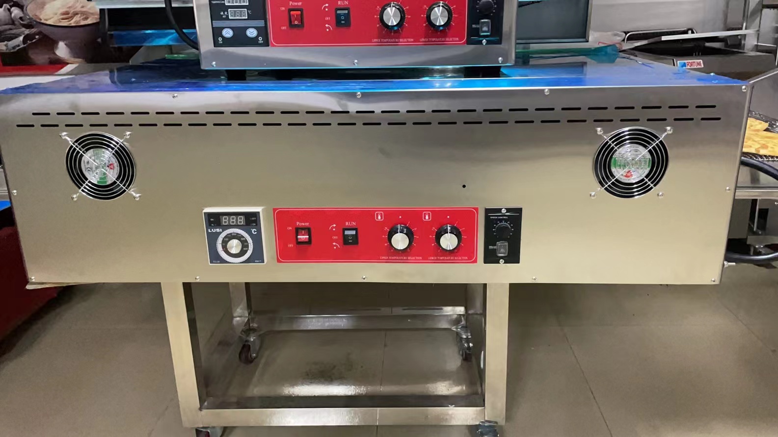 معدات مخابز: فرن كهربائي لخبز  - مراجعة Pizza Conveyor Oven وسعره